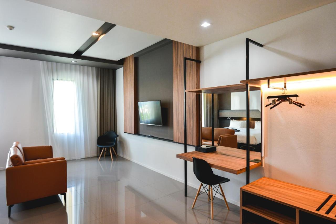 9D Sport Hotel Удон-Тхани Экстерьер фото