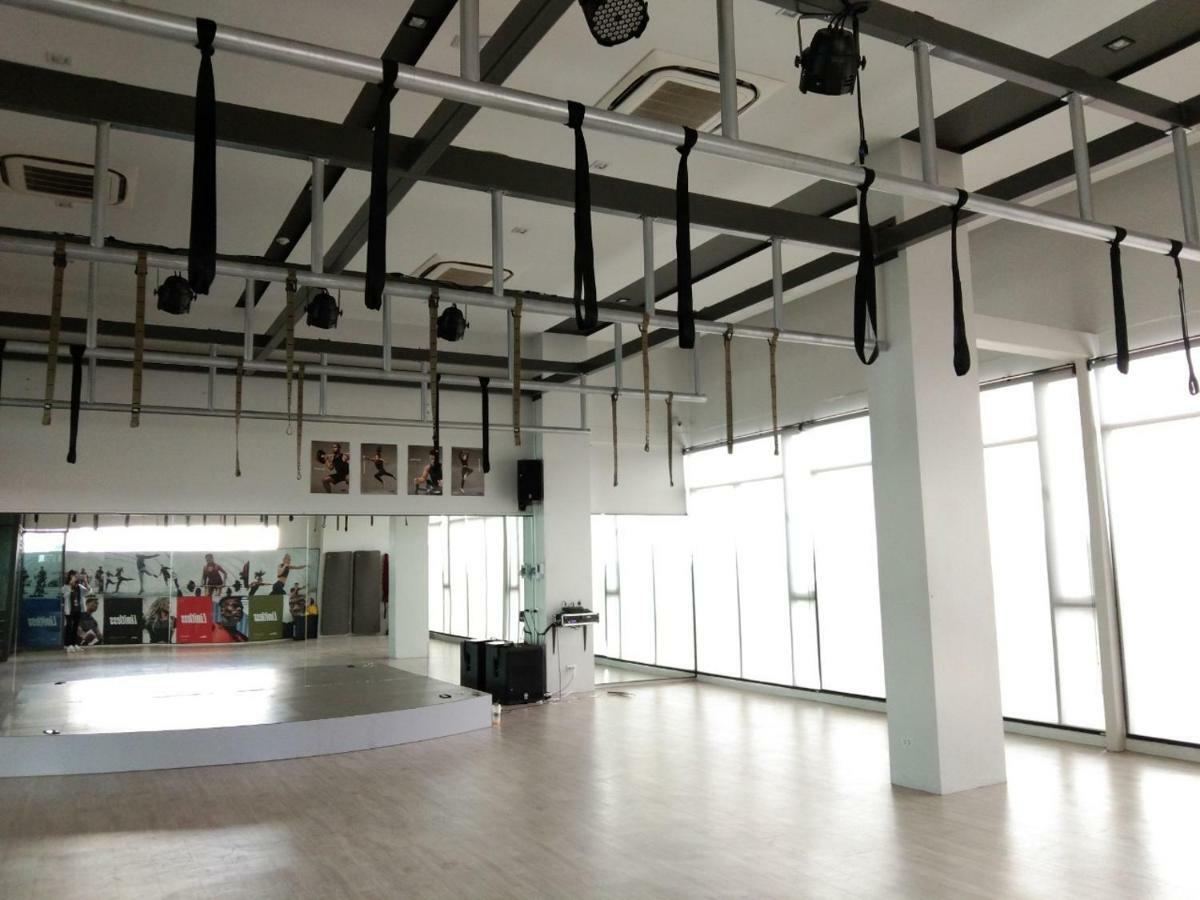 9D Sport Hotel Удон-Тхани Экстерьер фото